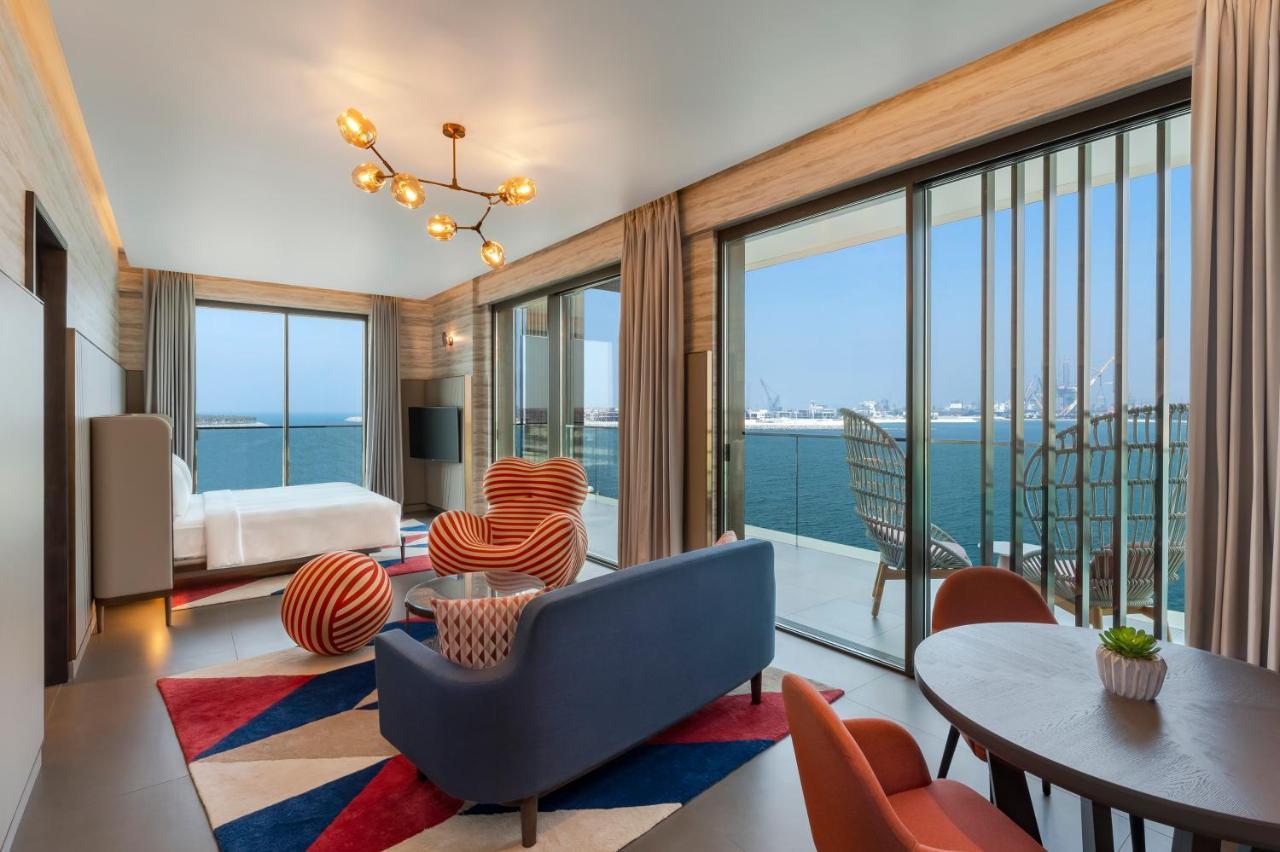 Hyatt Centric Jumeirah Dubai Exterior foto A suite at the hotel
