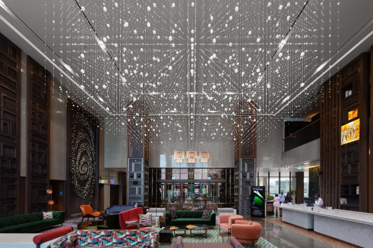 Hyatt Centric Jumeirah Dubai Exterior foto The lobby of the hotel