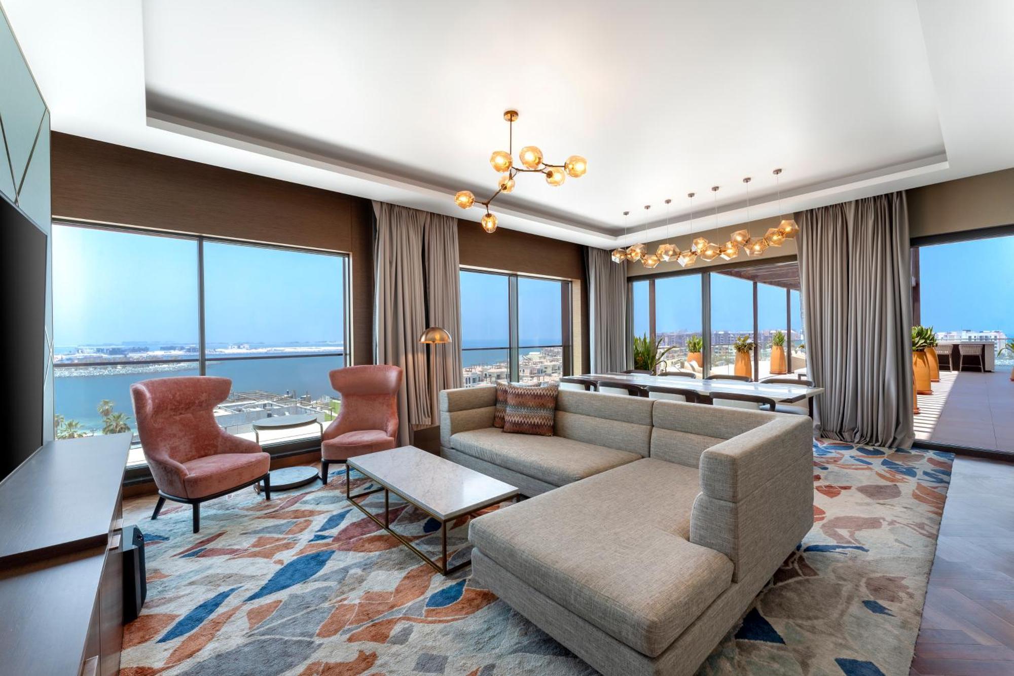 Hyatt Centric Jumeirah Dubai Exterior foto The Club at Hilton Alexandria