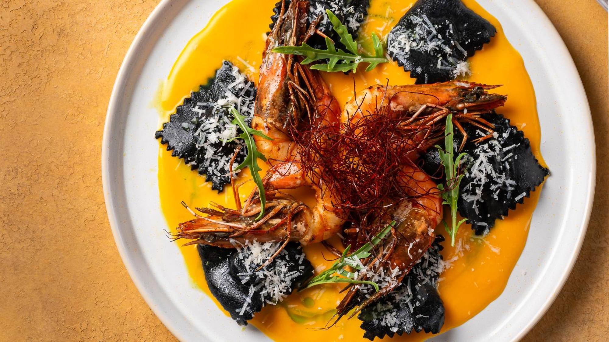 Hyatt Centric Jumeirah Dubai Exterior foto A prawn and ravioli dish